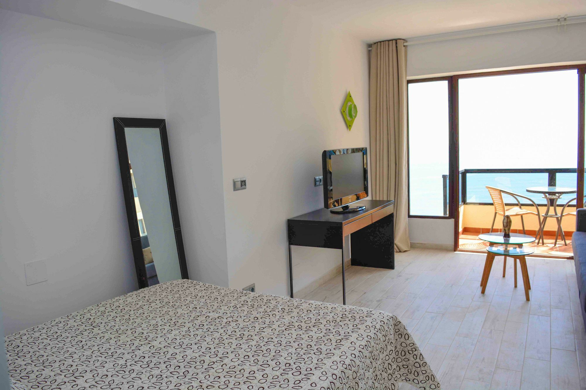 Aloha Playa Benalmadena Canovas ภายนอก รูปภาพ